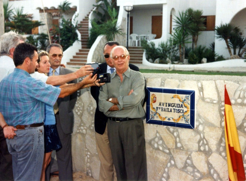 76 EL 14 DE AGOSTO DE 1997 HOMENAJE A FRANCISCO BAILA TOSCA DEDICANDOLE  UN AVENIDA